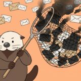 怪しい煙を出すニセ封筒だけを虫取り網ですくうラッコ