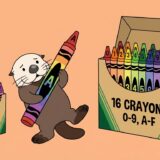 8本入りのクレヨンを16本入りの巨大な箱に詰め替えるラッコ